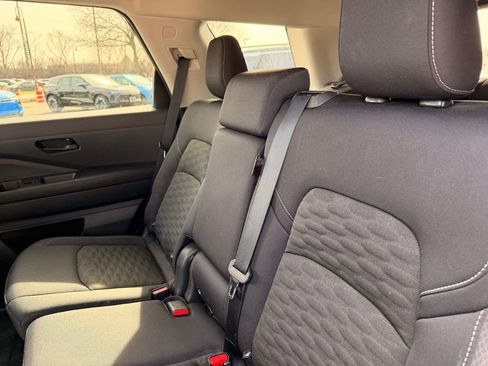 Used 2024 Nissan Pathfinder SV image 20