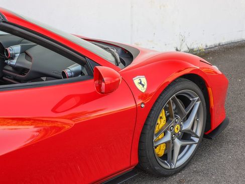 Certified 2022 Ferrari F8 Tributo RWD image 65