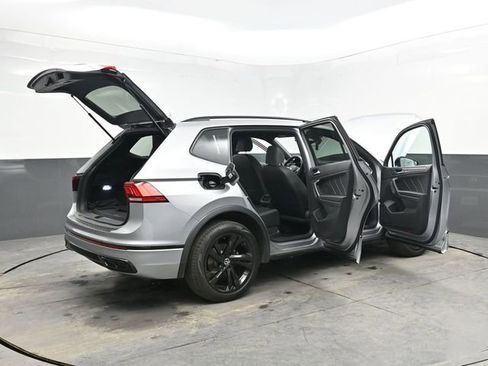 Used 2023 Volkswagen Tiguan SE R-Line image 56