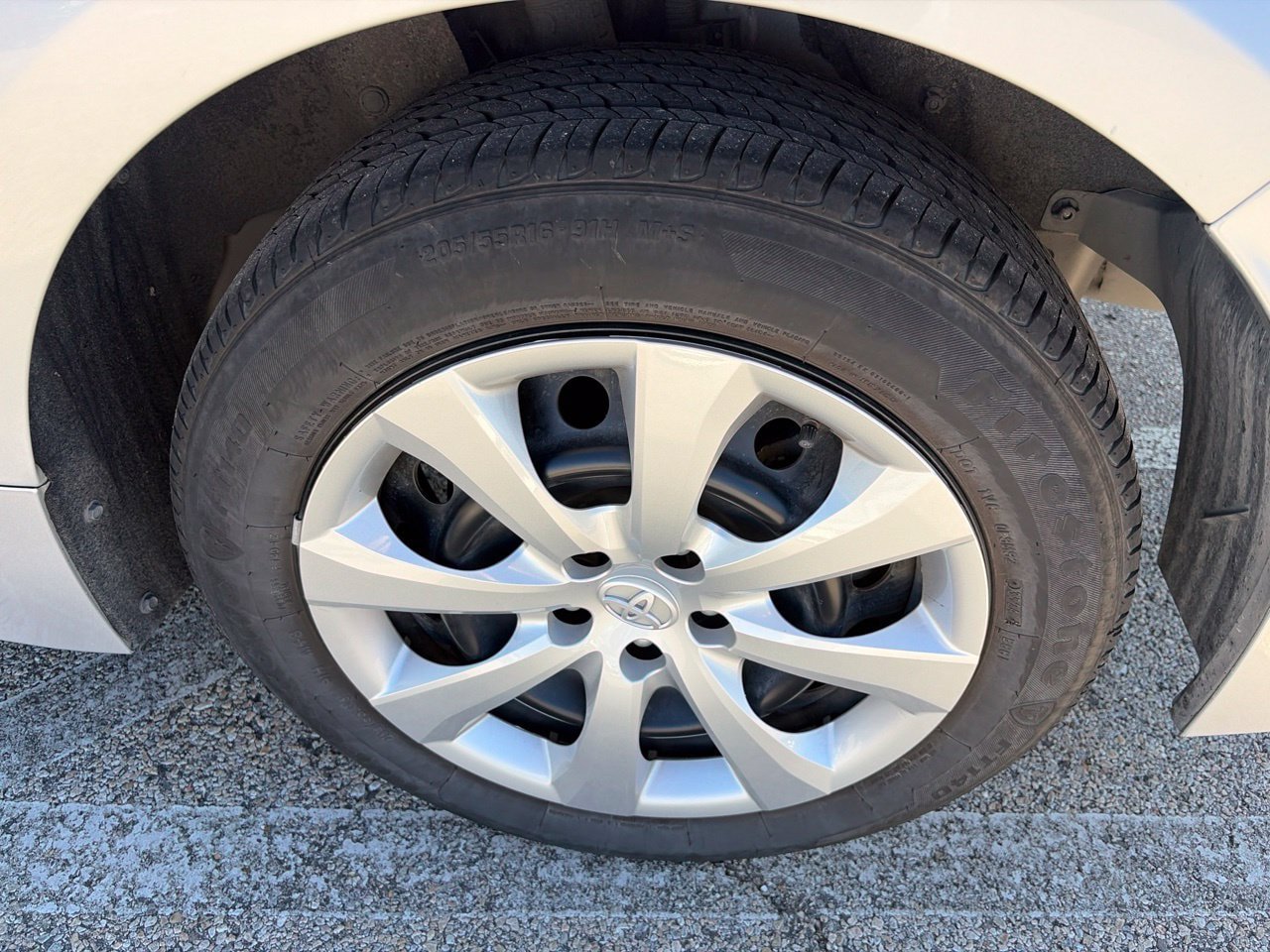 Used 2025 Toyota Corolla LE FWD image 14