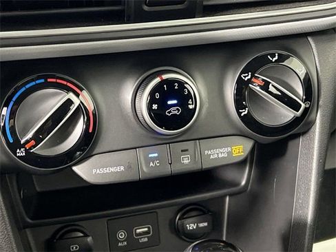 Used 2019 Hyundai Kona SE w/ Cargo Package image 14
