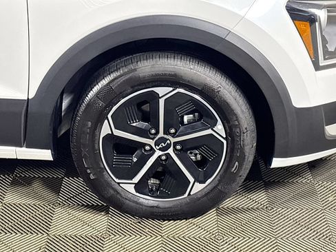 Certified 2025 Kia Niro EX FWD image 24