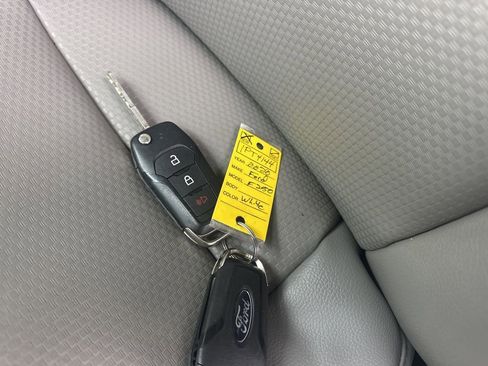 Used 2020 Ford F250 XL w/ Power Equipment Group image 29