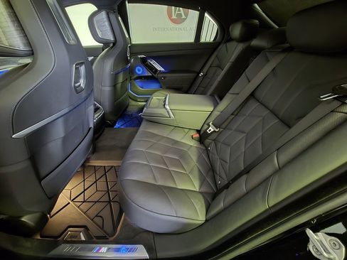 Used 2024 BMW 760i xDrive w/ Executive Package image 12