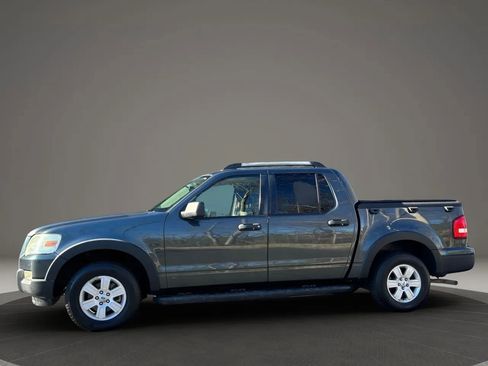 Used 2010 Ford Explorer Sport Trac XLT image 8