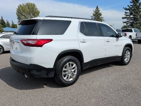Used 2020 Chevrolet Traverse LT FWD image 3