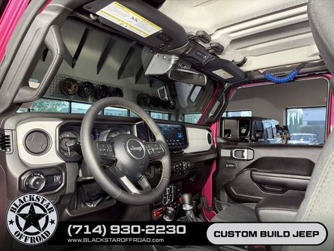 Used 2024 Jeep Wrangler Unlimited AWD/4WD image 15