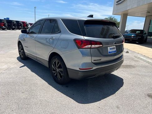 Used 2023 Chevrolet Equinox LS w/ LS Convenience Package FWD image 4