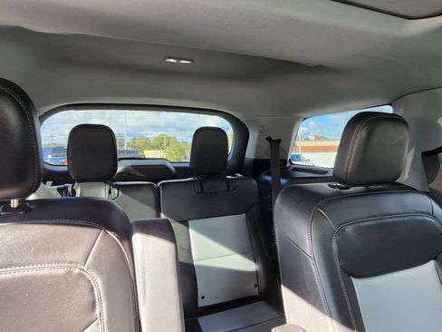 Used 2022 Ford Explorer XLT w/ Equipment Group 202A image 15