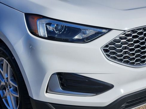 Used 2024 Ford Edge SEL image 9
