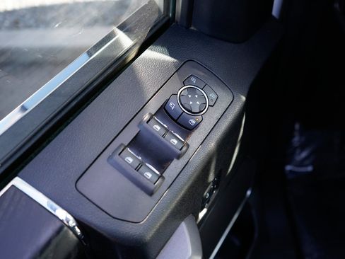 Used 2018 Ford F150 Platinum w/ Equipment Group 701A Luxury AWD/4WD image 22