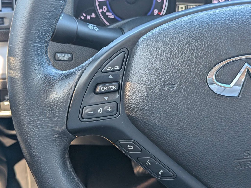 Used 2015 INFINITI Q40 w/ Navigation Package RWD image 24