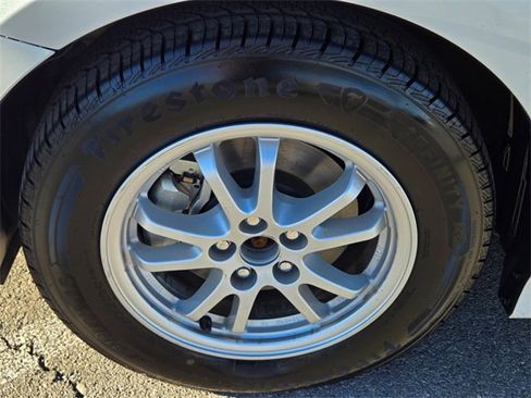 Used 2022 Toyota Prius Prime XLE image 12