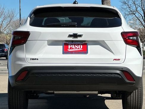 New 2026 Chevrolet Trax RS w/ Sunroof Package FWD image 6
