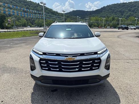 Used 2025 Chevrolet Equinox LT w/ Convenience Package II AWD/4WD image 8