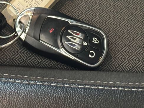 Used 2025 Buick Encore GX Preferred FWD image 30