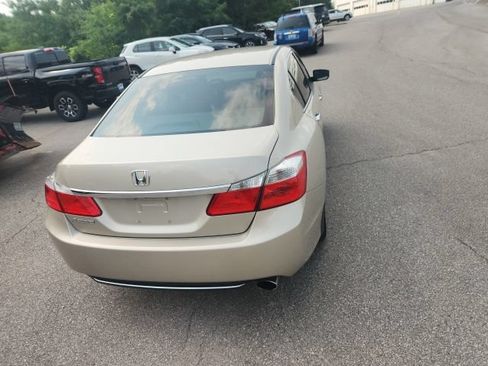 Used 2013 Honda Accord LX image 12