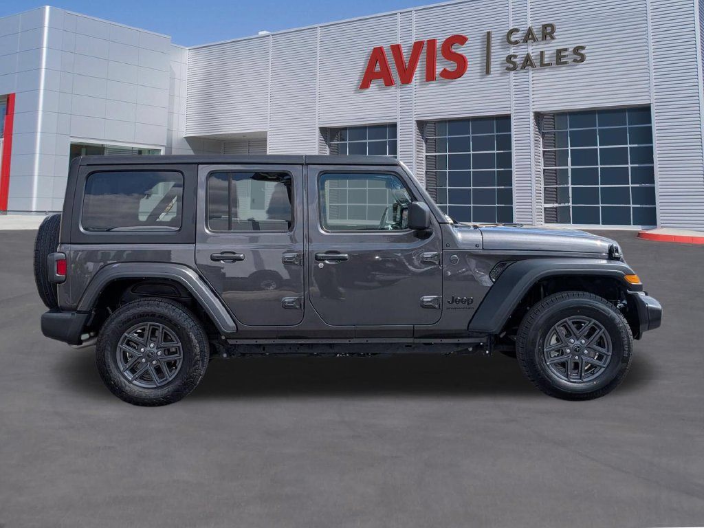 Used 2025 Jeep Wrangler Unlimited Sport AWD/4WD image 5