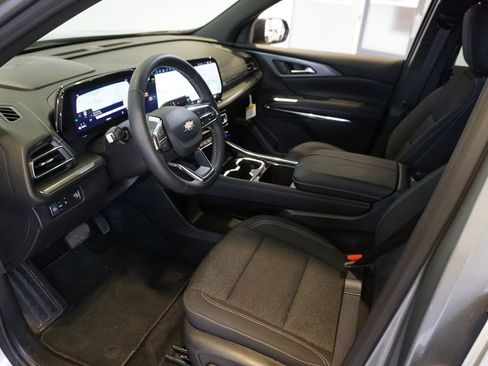 New 2026 Chevrolet Traverse LT w/ Driver Confidence Package FWD image 8