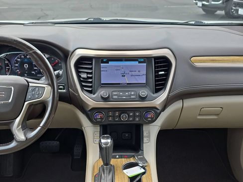 Used 2018 GMC Acadia Denali w/ Technology Package AWD/4WD image 17