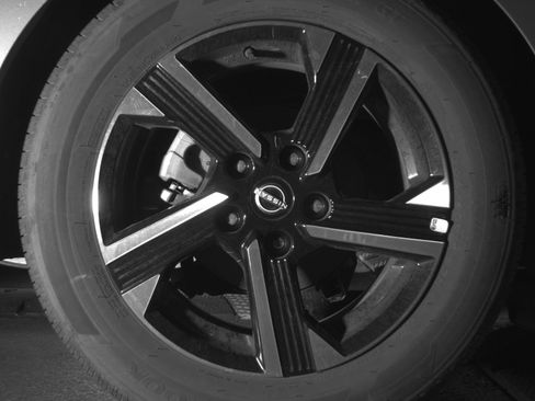 Used 2025 Nissan Sentra SV image 15