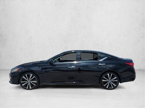 Used 2019 Nissan Altima 2.5 Platinum FWD image 9