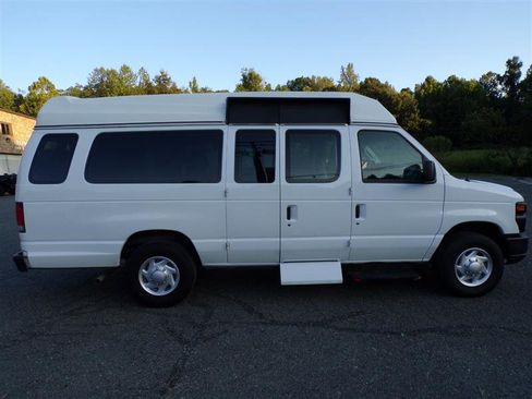 Used 2014 Ford E-250 and Econoline 250 Extended w/ Power Group image 11