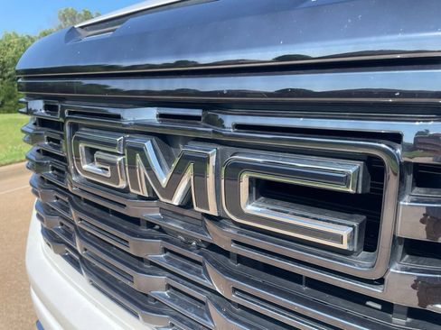 Used 2024 GMC Sierra 1500 Denali Ultimate AWD/4WD image 13