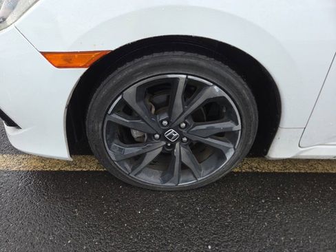 Used 2019 Honda Civic Sport image 4