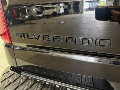 Used 2022 Chevrolet Silverado 1500 Custom Trail Boss w/ LPO, Dark Essentials Package AWD/4WD image 33