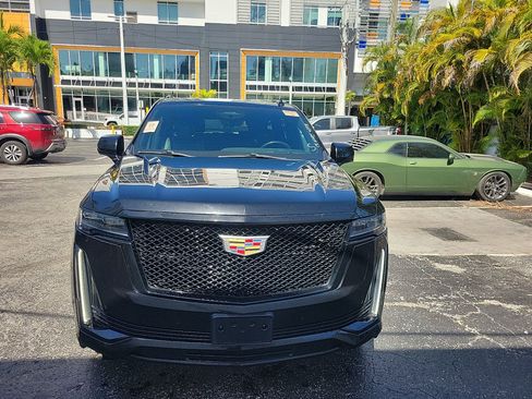 Used 2022 Cadillac Escalade ESV Sport image 4