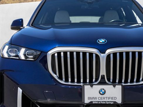 Certified 2024 BMW X5 xDrive50e w/ Premium Package AWD/4WD image 9