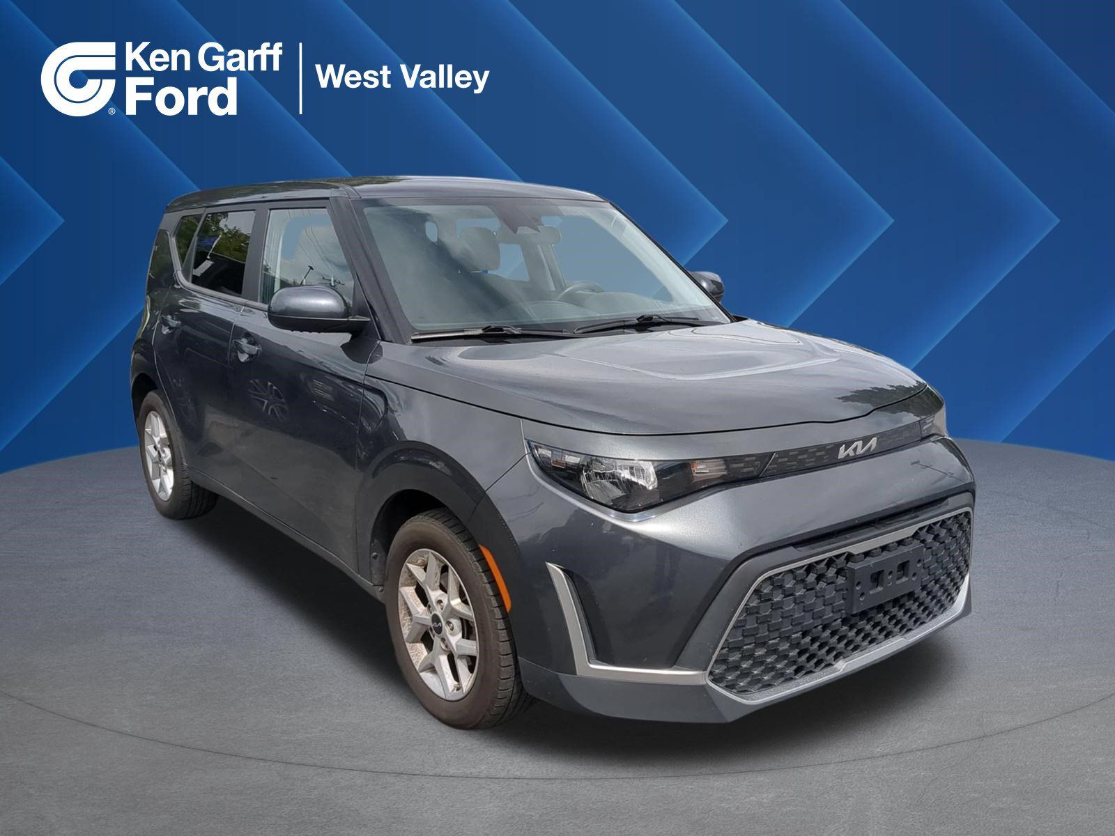 Used 2023 Kia Soul LX w/ Option Group 015 FWD image 1