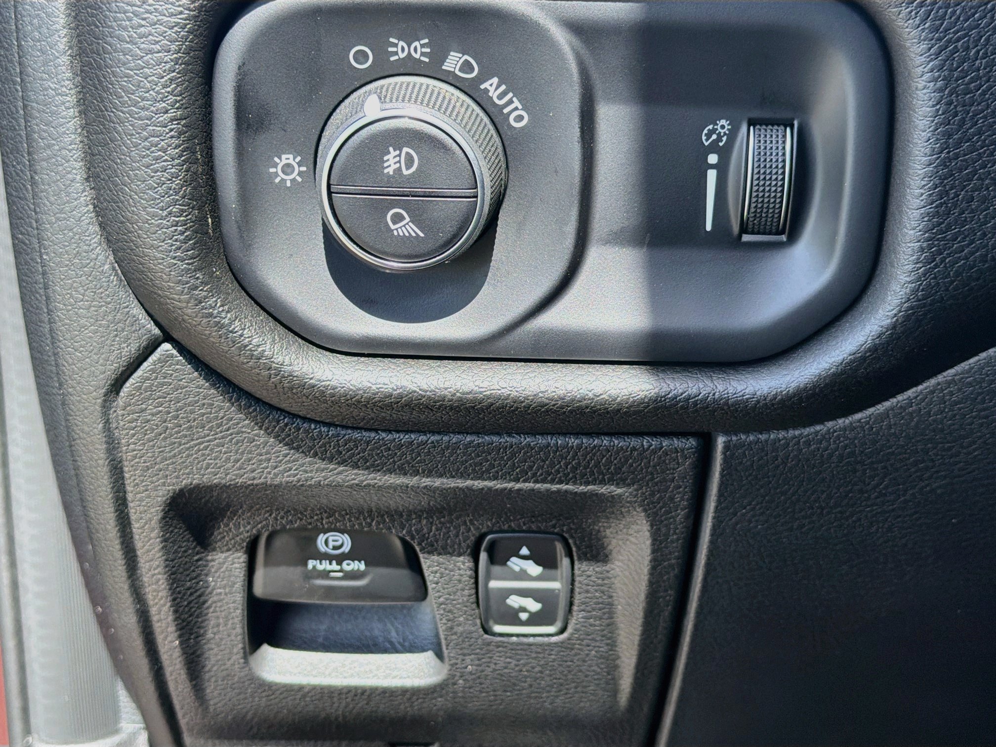 Used 2025 RAM 1500 Big Horn RWD image 10