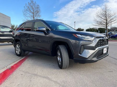 Used 2025 Toyota RAV4 XLE image 5