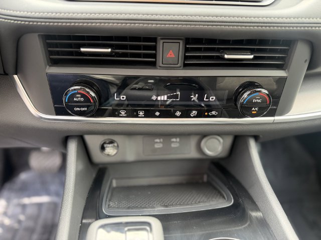 Used 2026 Nissan Rogue SV FWD image 20