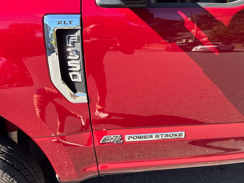 Used 2017 Ford F350 XLT w/ XLT Premium Package AWD/4WD image 5