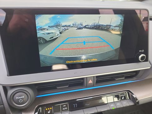 Certified 2025 Toyota Prius XLE image 19