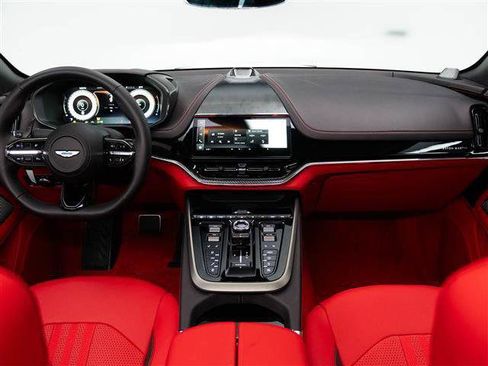 Used 2025 Aston Martin DBX 707 image 23