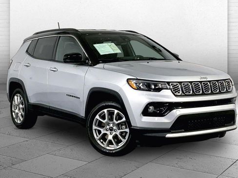 Used 2025 Jeep Compass Limited AWD/4WD image 1