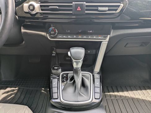 Used 2021 Kia Seltos EX AWD/4WD image 19
