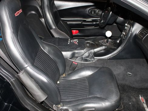 Used 2001 Chevrolet Corvette Z06 RWD image 39