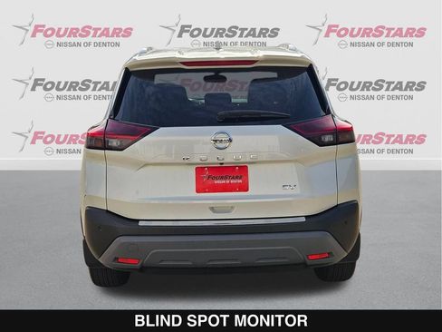 Used 2021 Nissan Rogue SV w/ Premium Package FWD image 5