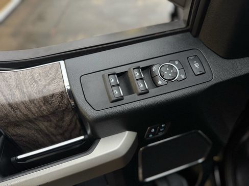 Used 2019 Ford F250 Lariat w/ Lariat Value Package image 26