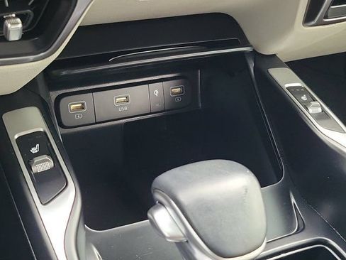 Used 2023 Kia Sorento S FWD image 25