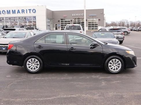 Used 2012 Toyota Camry L image 5