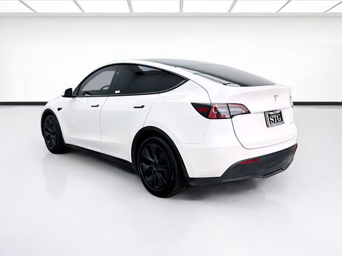 Used 2025 Tesla Model Y Long Range AWD/4WD image 6