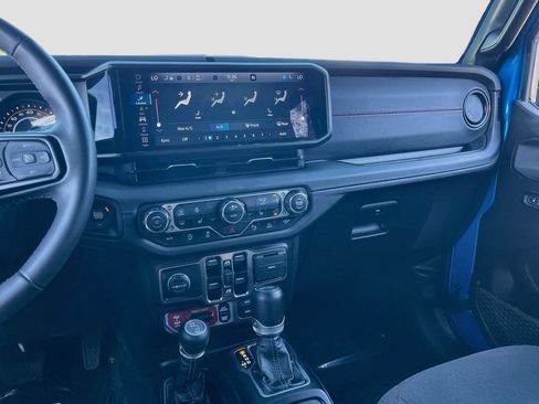 Certified 2025 Jeep Wrangler Unlimited Rubicon w/ Safety Group AWD/4WD image 23