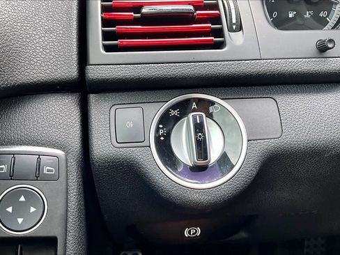 Used 2011 Mercedes-Benz C 350 Sport image 34