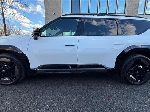 Used 2025 Kia EV9 GT-Line image 2
